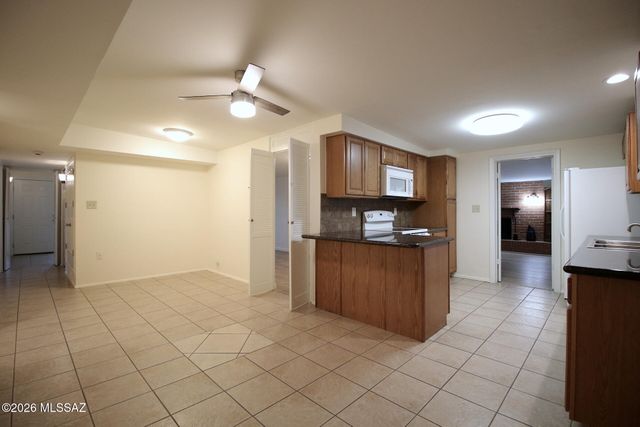 8133 E Colette Place, Tucson, AZ 85710