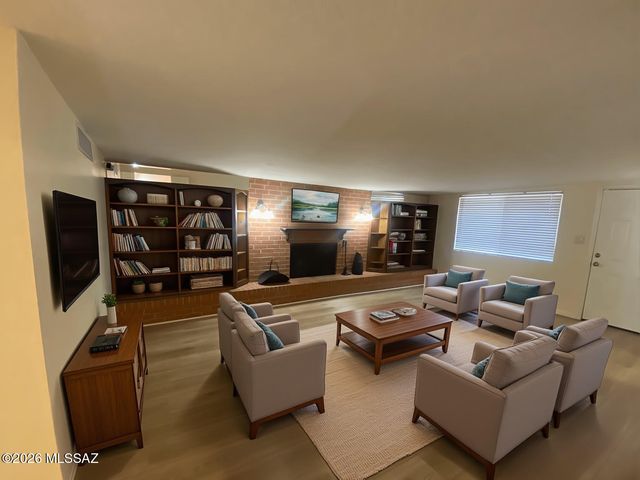 8133 E Colette Place, Tucson, AZ 85710