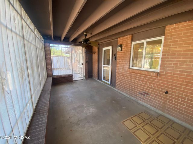 8133 E Colette Place, Tucson, AZ 85710