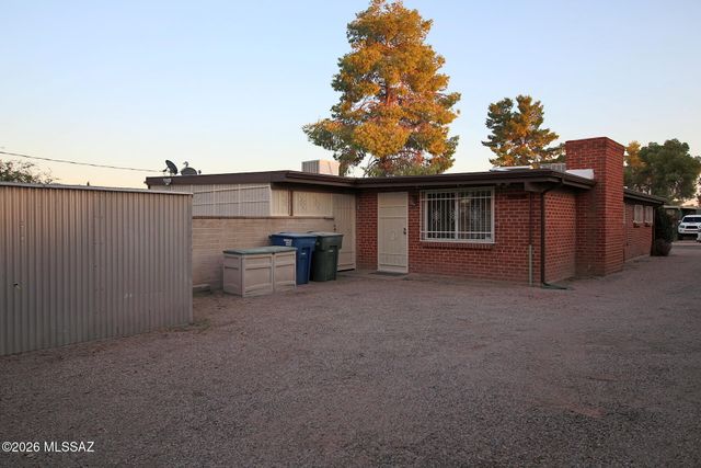 8133 E Colette Place, Tucson, AZ 85710