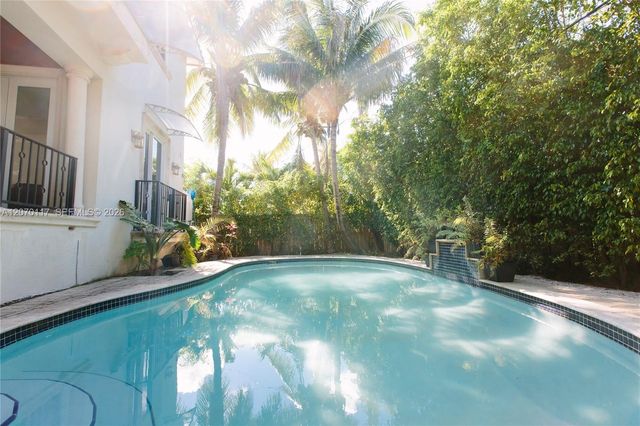 335 W Enid Drive, Key Biscayne, FL 33149