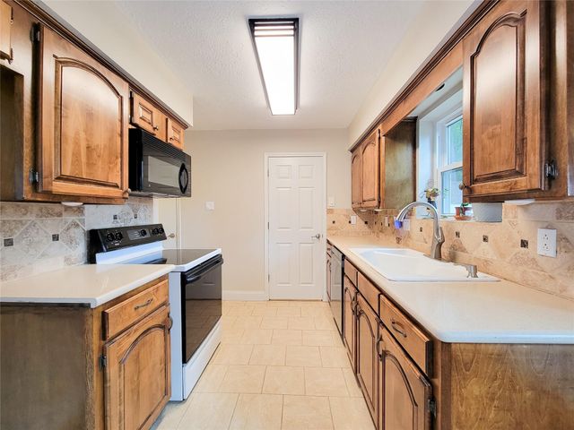 11923 Rocky Lake Drive, Houston, TX 77070