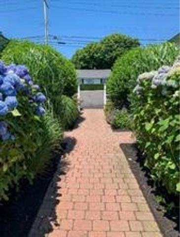 221 Purgatory Road, Middletown, RI 02842