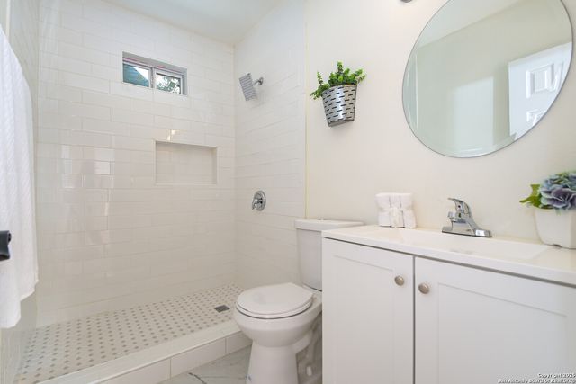 118 Aganier, San Antonio, TX 78212