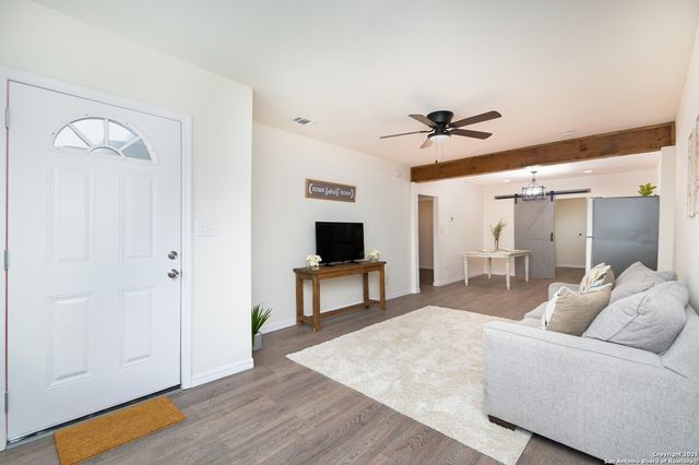 118 Aganier, San Antonio, TX 78212