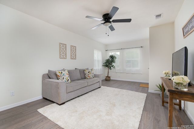 118 Aganier, San Antonio, TX 78212