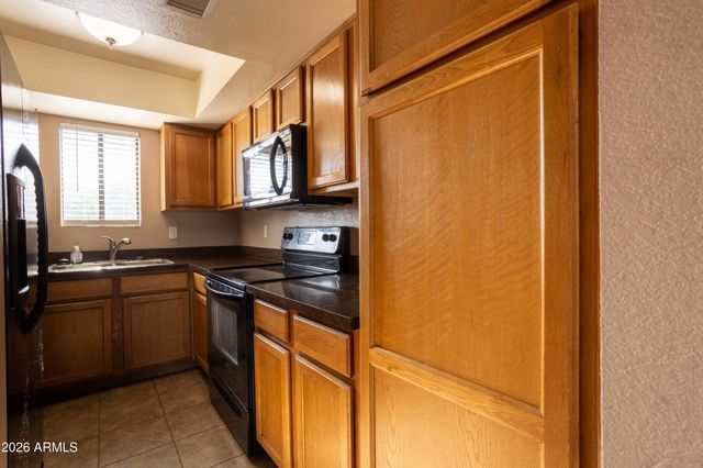 1215 E LEMON Street 220, Tempe, AZ 85281