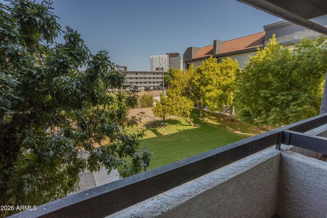 1215 E LEMON Street 220, Tempe, AZ 85281