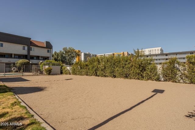 1215 E LEMON Street 220, Tempe, AZ 85281