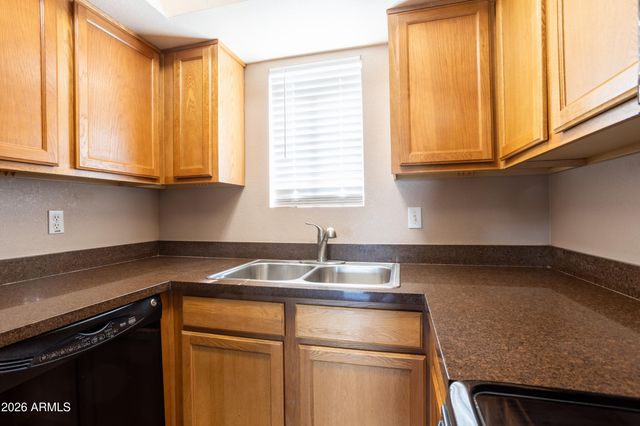 1215 E LEMON Street 220, Tempe, AZ 85281