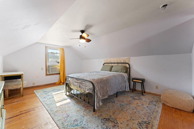 1045 177th Place, Hammond, IN 46324