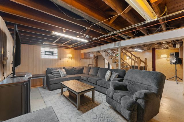 1045 177th Place, Hammond, IN 46324