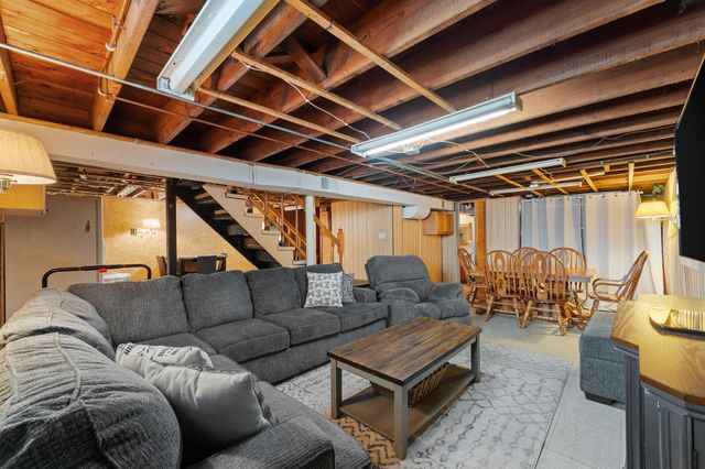 1045 177th Place, Hammond, IN 46324