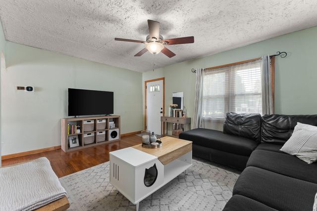 1045 177th Place, Hammond, IN 46324