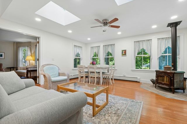195 Hill Street, Northbridge, MA 01588