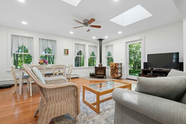 195 Hill Street, Northbridge, MA 01588