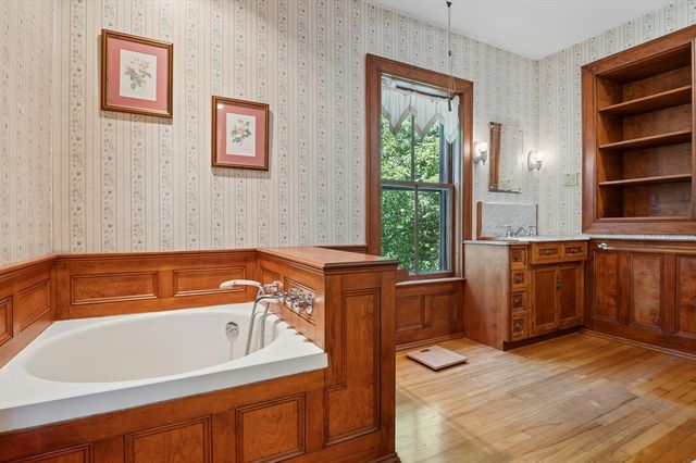 195 Hill Street, Northbridge, MA 01588