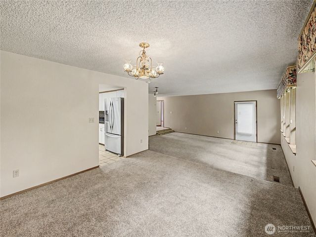 21327 SE 252nd Place, Maple Valley, WA 98038