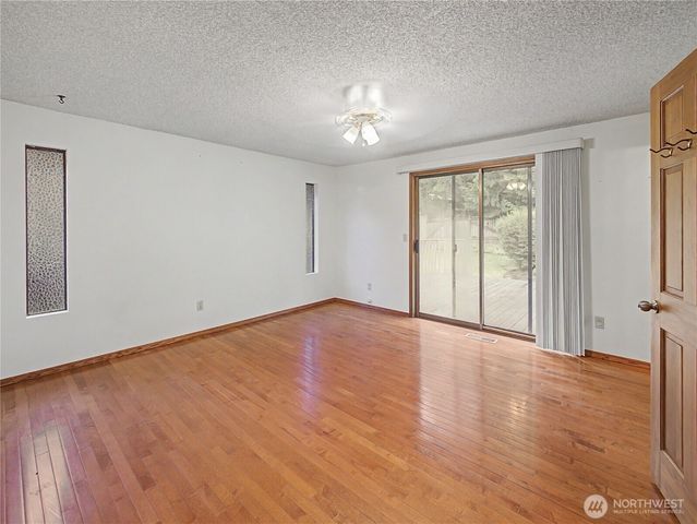 21327 SE 252nd Place, Maple Valley, WA 98038