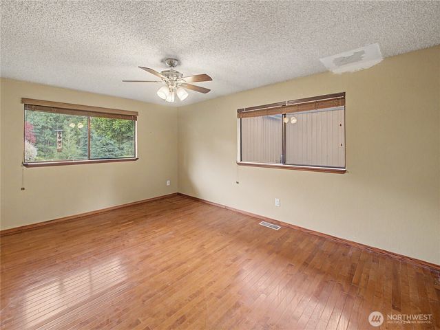 21327 SE 252nd Place, Maple Valley, WA 98038