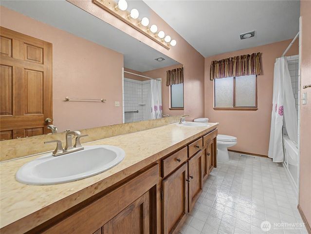 21327 SE 252nd Place, Maple Valley, WA 98038