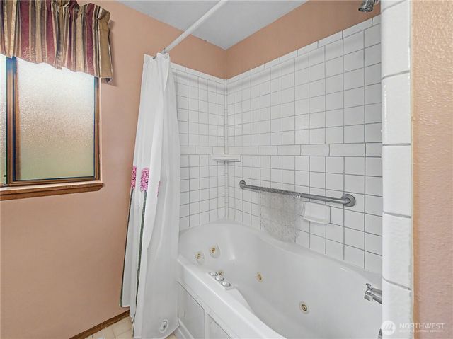21327 SE 252nd Place, Maple Valley, WA 98038