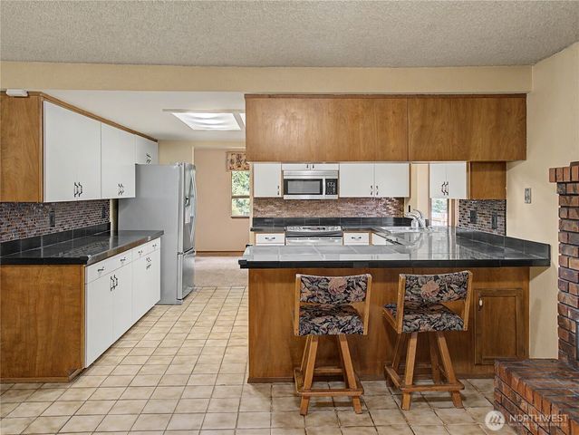 21327 SE 252nd Place, Maple Valley, WA 98038