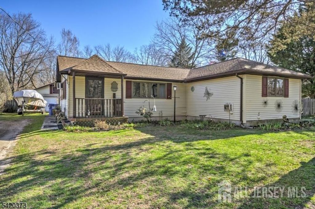 181 E Pleasant Grove Road, Jackson, NJ 08527