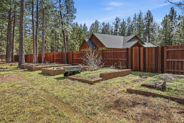 14861 Crupper, Sisters, OR 97759