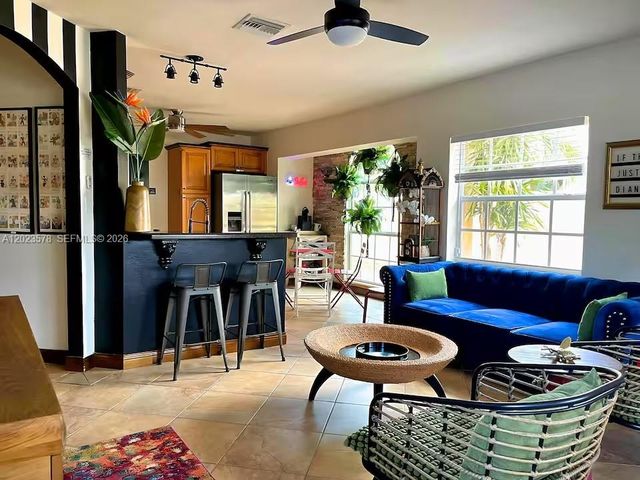 2538 Liberty St, Hollywood, FL 33020