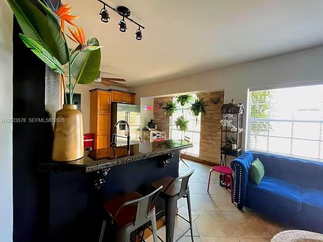 2538 Liberty St, Hollywood, FL 33020
