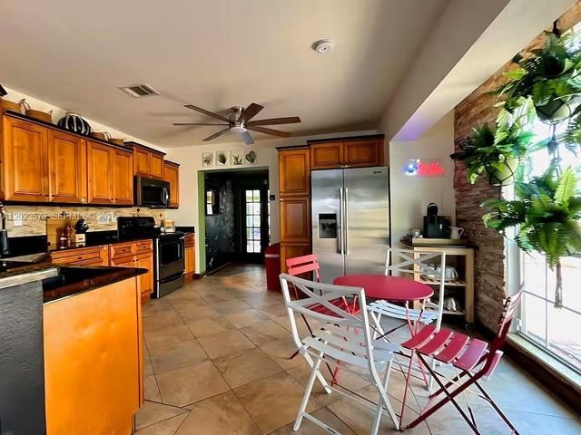 2538 Liberty St, Hollywood, FL 33020