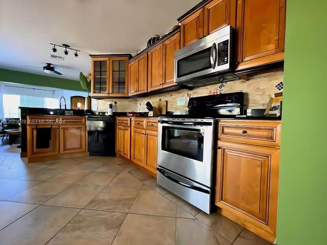 2538 Liberty St, Hollywood, FL 33020