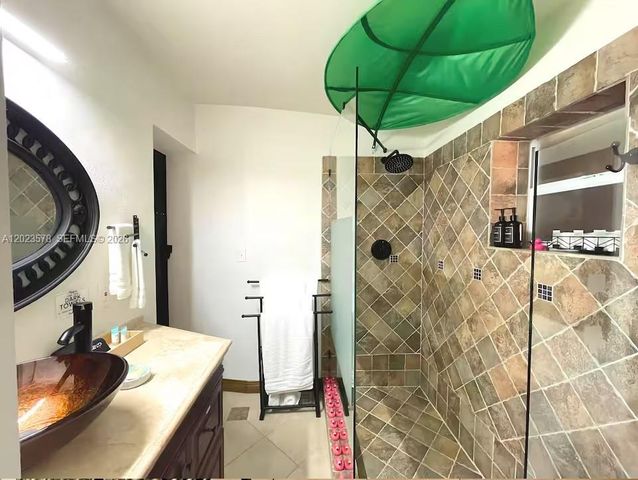 2538 Liberty St, Hollywood, FL 33020
