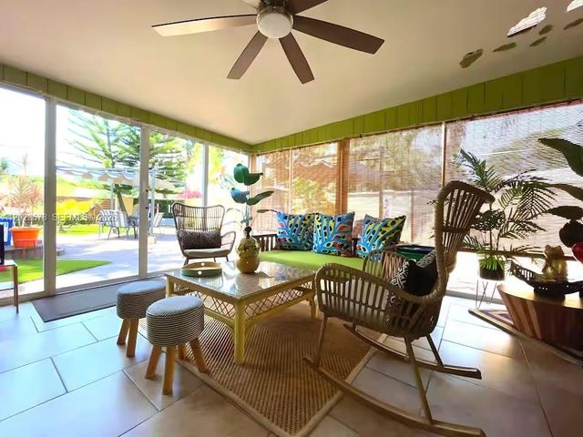 2538 Liberty St, Hollywood, FL 33020