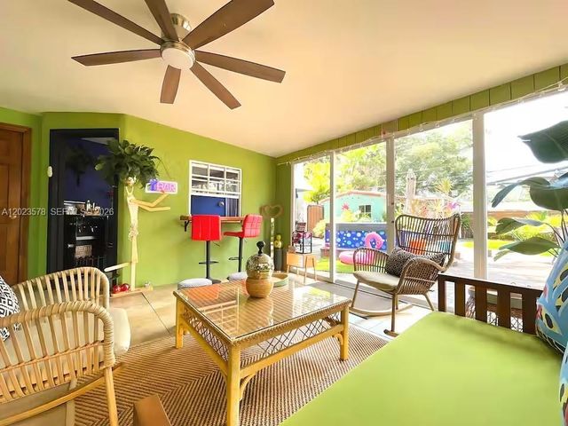 2538 Liberty St, Hollywood, FL 33020