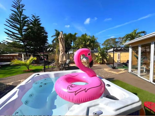 2538 Liberty St, Hollywood, FL 33020