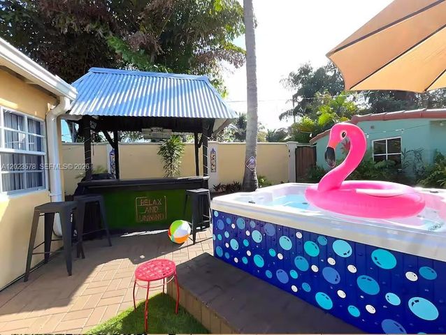 2538 Liberty St, Hollywood, FL 33020