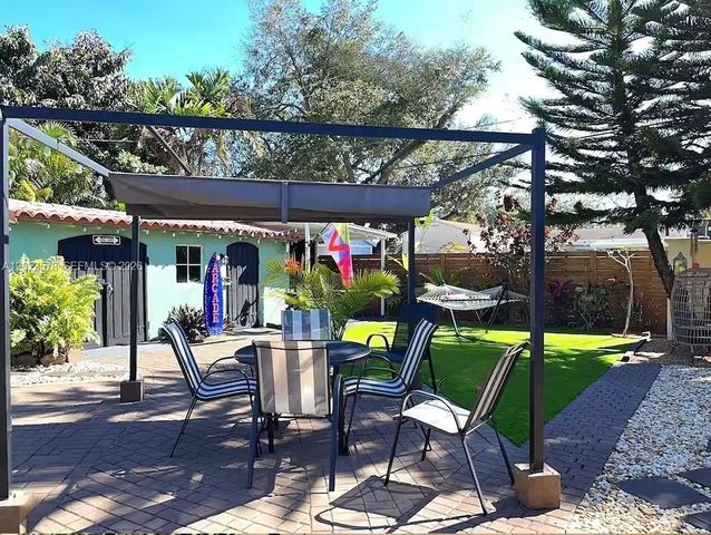2538 Liberty St, Hollywood, FL 33020
