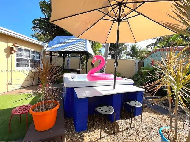 2538 Liberty St, Hollywood, FL 33020