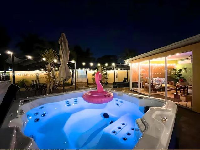 2538 Liberty St, Hollywood, FL 33020