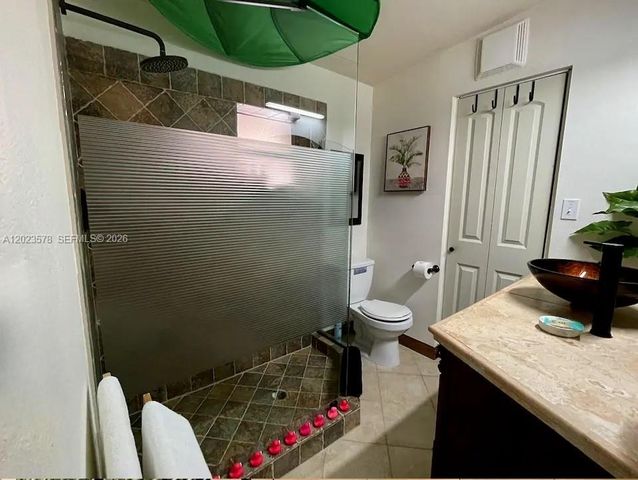 2538 Liberty St, Hollywood, FL 33020