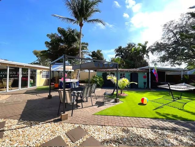 2538 Liberty St, Hollywood, FL 33020