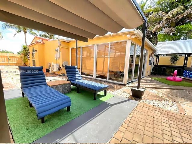 2538 Liberty St, Hollywood, FL 33020