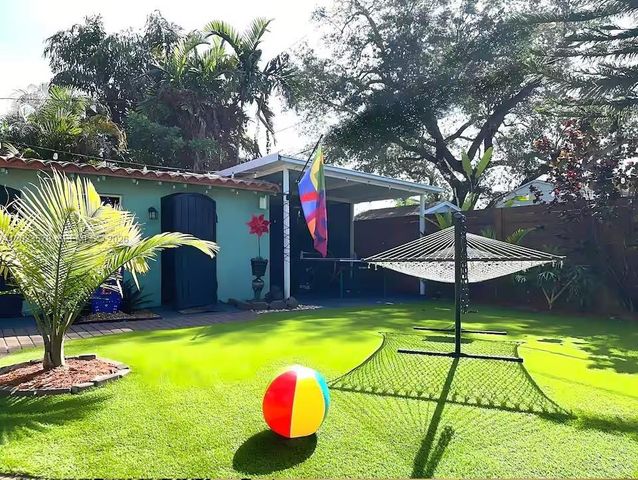 2538 Liberty St, Hollywood, FL 33020