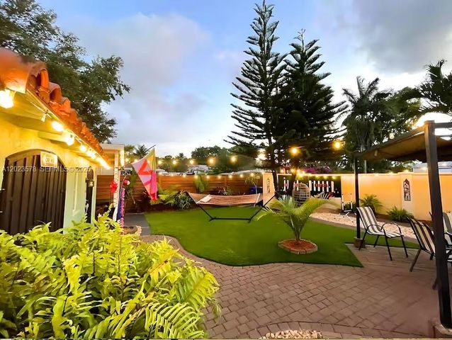 2538 Liberty St, Hollywood, FL 33020