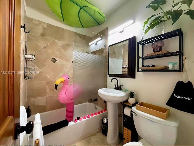 2538 Liberty St, Hollywood, FL 33020