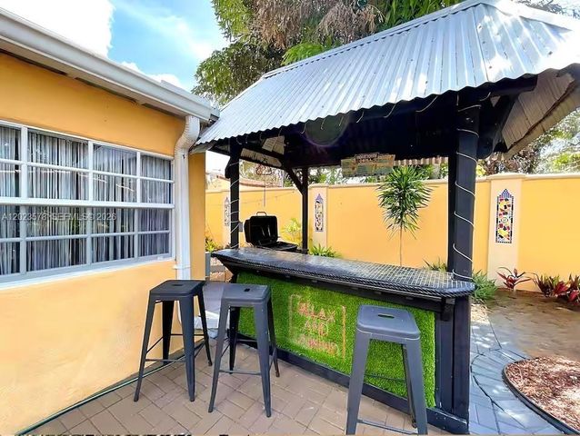 2538 Liberty St, Hollywood, FL 33020