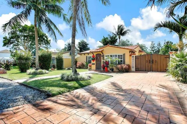 2538 Liberty St, Hollywood, FL 33020