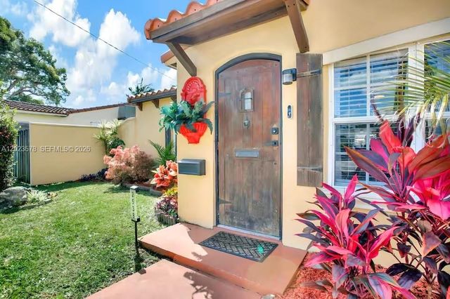 2538 Liberty St, Hollywood, FL 33020